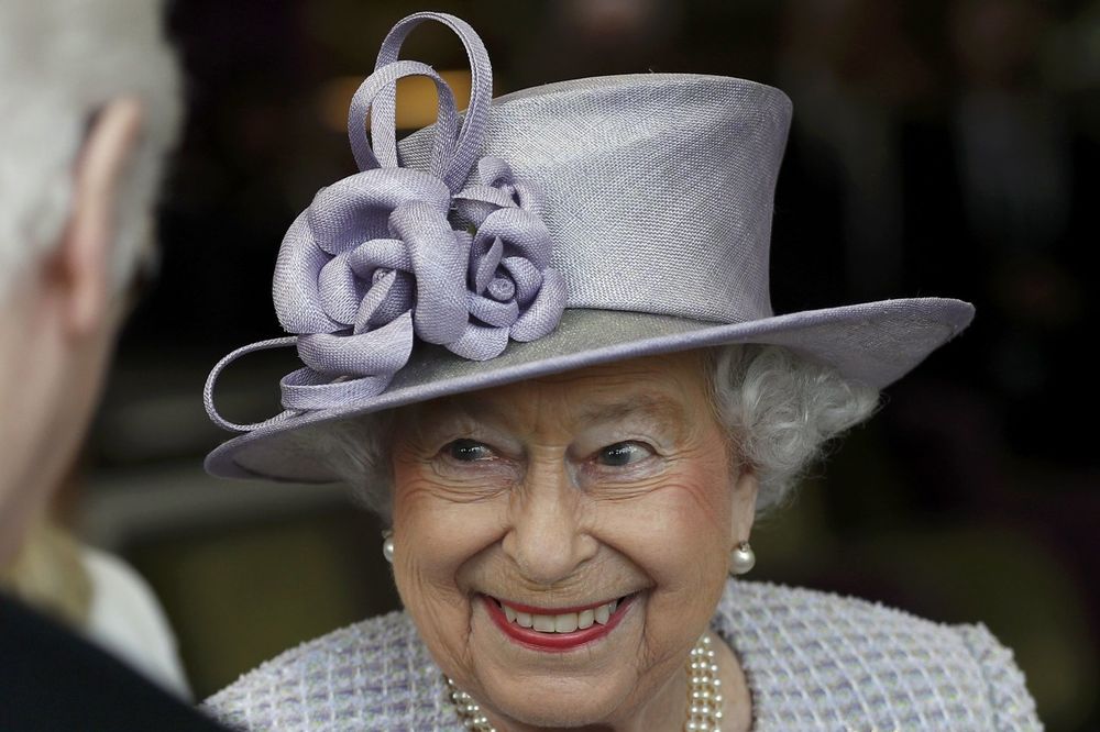 (VIDEO) KRALJICA ELIZABETA SLAVI ROĐENDAN: Najdugovečnija britanska vladarka napunila 91. godinu