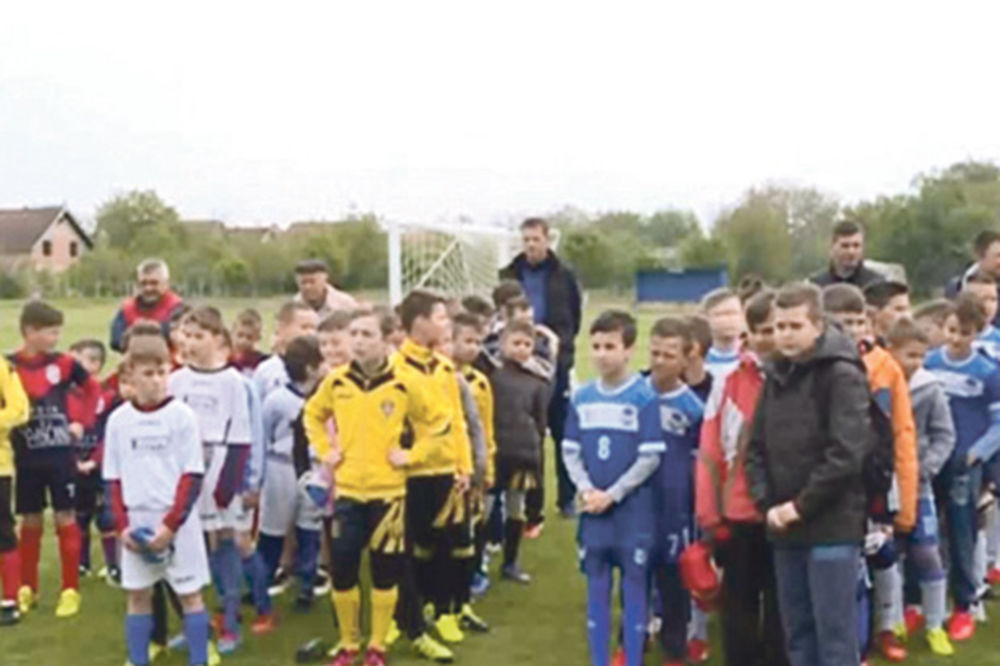 PETLIĆI SKUPILI NOVAC ZA BOLESNE DRUGARE: Fudbalski turnir za lečenje malog Mihajla i Vukašina