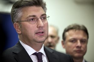 REĐA SKANDALE: Plenković otišao na glasanje, pa na misu Stepincu
