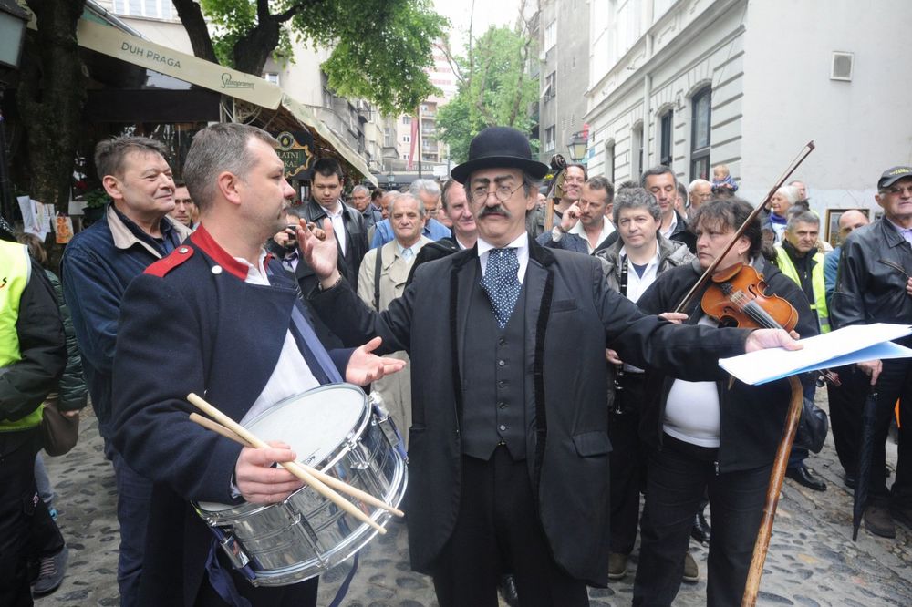 (FOTO) STRANCI, SAD NAVALITE U BEOGRAD: Otvorena letnja sezona u Skadarliji!