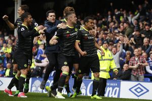 (VIDEO) PEDRO ZAKUCAO POD PREČKU: Čelsi ubedljiv protiv Evertona, remi Sitija i Midlsbroa
