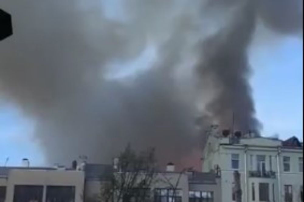 (VIDEO) ZAMALO TRAGEDIJA U MOSKVI: Ugašen veliki požar u blizini Kremlja