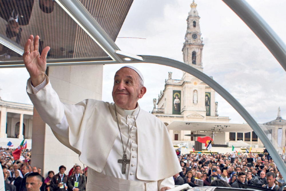 PET NAJPOSEĆENIJIH KATOLIČKIH SVETILIŠTA: Papa decu pastire proglasio za svece