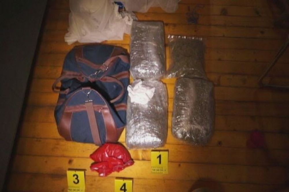 VELIKA AKCIJA: Policija zaplenila drogu, oružje i municiju, uhapšeno 18 dilera!
