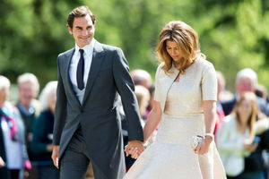 (FOTO) DOK NOLE BITKE BIJE: Federer sa suprugom Mirkom se provodi na venčanju