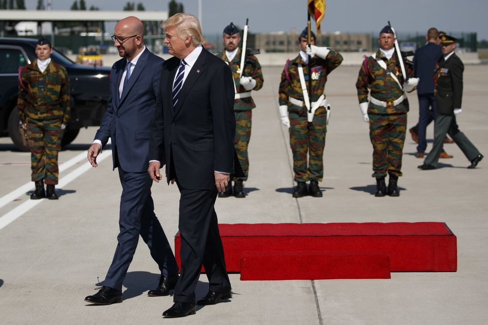 TRAMP PRVI PUT NA SAMITU NATO: Crveni tepih i zgrada vredna milijardu evra za američkog predsednika