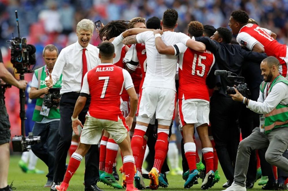 (VIDEO) TOBDŽIJE ZA ISTORIJU: Arsenal srušio Čelsi i osvojio FA kup, Venger konačno nasmejan