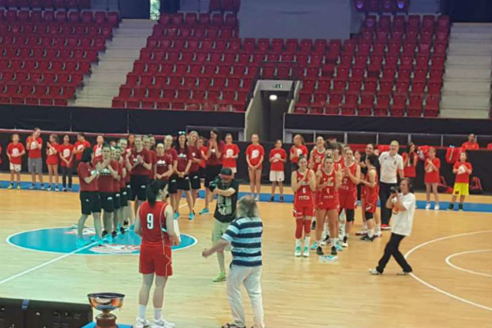 JELENA MILOVANOVIĆ NAJBOLJI STRELAC: Košarkašice osvojile turnir u Češkoj i pored poraza od domaćina