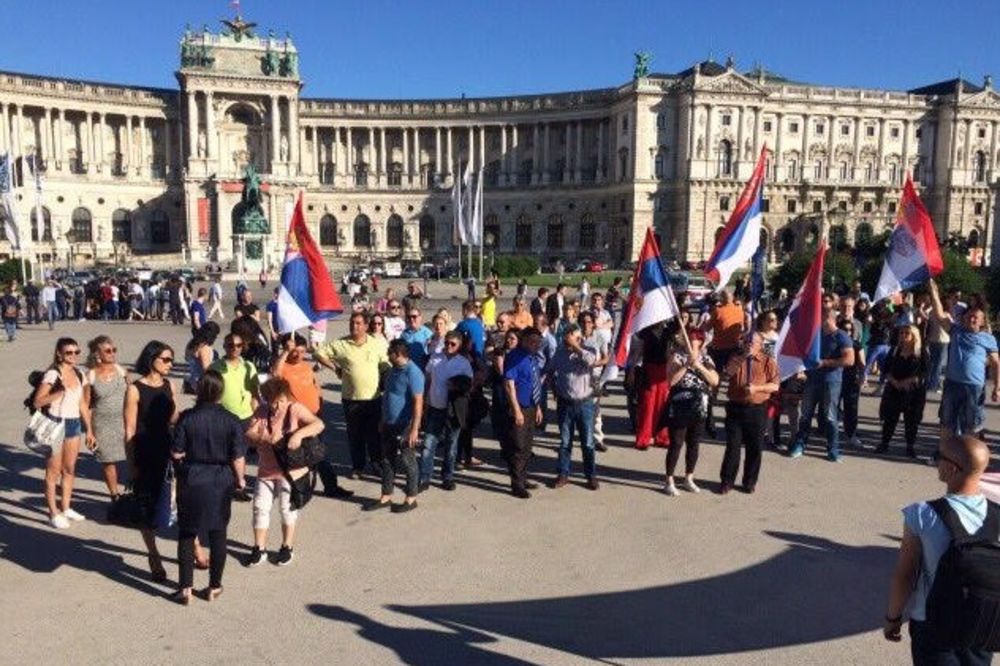 BRUKA: Osramotili državu i Srbe u Austriji!