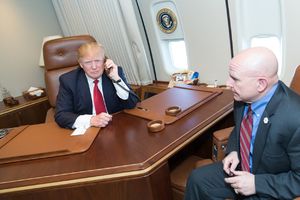 HALO, OVDE DONALD: Tramp dao svetskim liderima svoj broj telefona i poručio zovite me