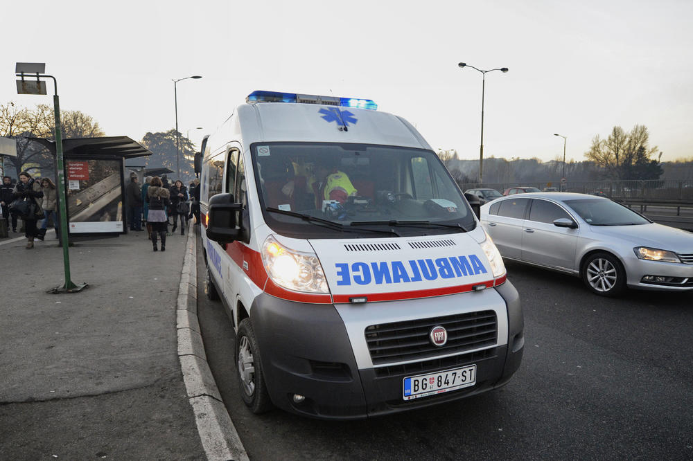 SAOBRAĆAJKA KOD SKRETANJA ZA AERODROM: Lakše povređena žena (36)