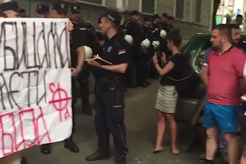 HAOS U CENTRU BEOGRADA: Srpski desničari pokušavaju da uđu na festival Mirdita, Žandarmerija im ne da!