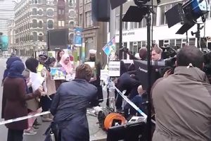 (VIDEO) KAKVA SRAMOTA: Novinari inscenirali muslimanske proteste zbog napada u Londonu