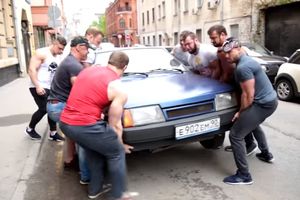 GDE SI KRENUO, MAJSTORE? Ruski bilderi izašli na ulice da prevaspitaju drske vozače