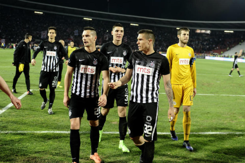 (FOTO) EMOTIVNI BLEKI: Milenković se snažnom porukom oprostio od voljenog Partizana