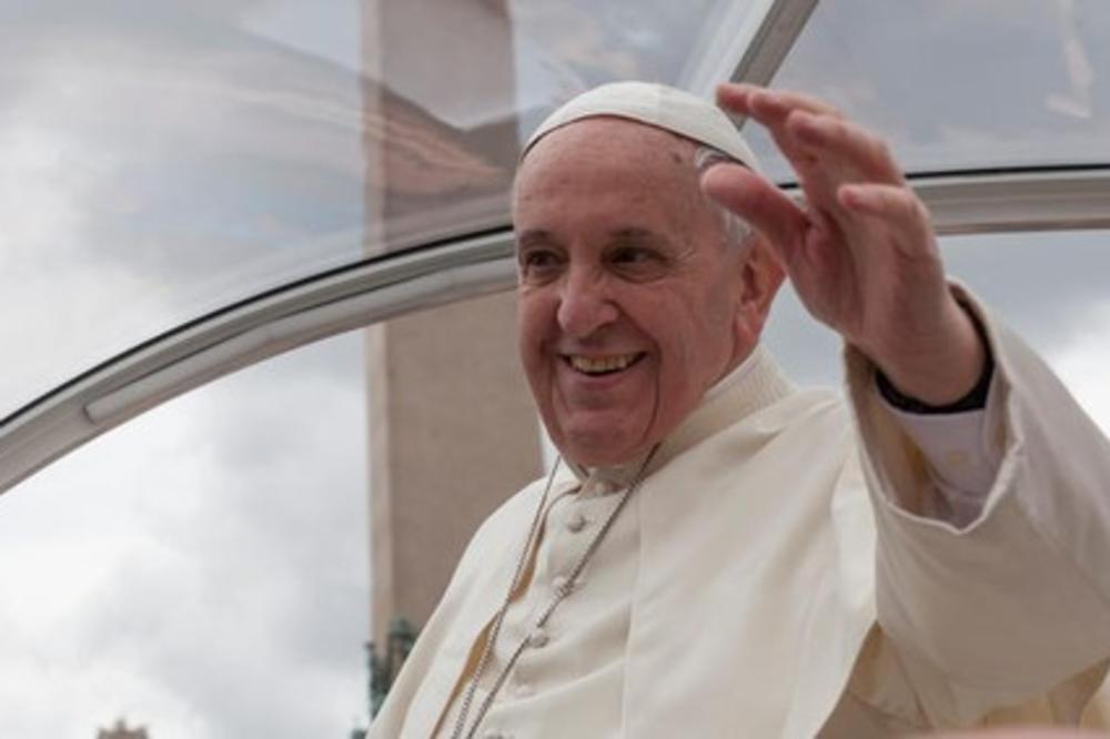 NEMA ŠTA DA KRIJE: Papa Franja priznao da je išao na psihoterapiju