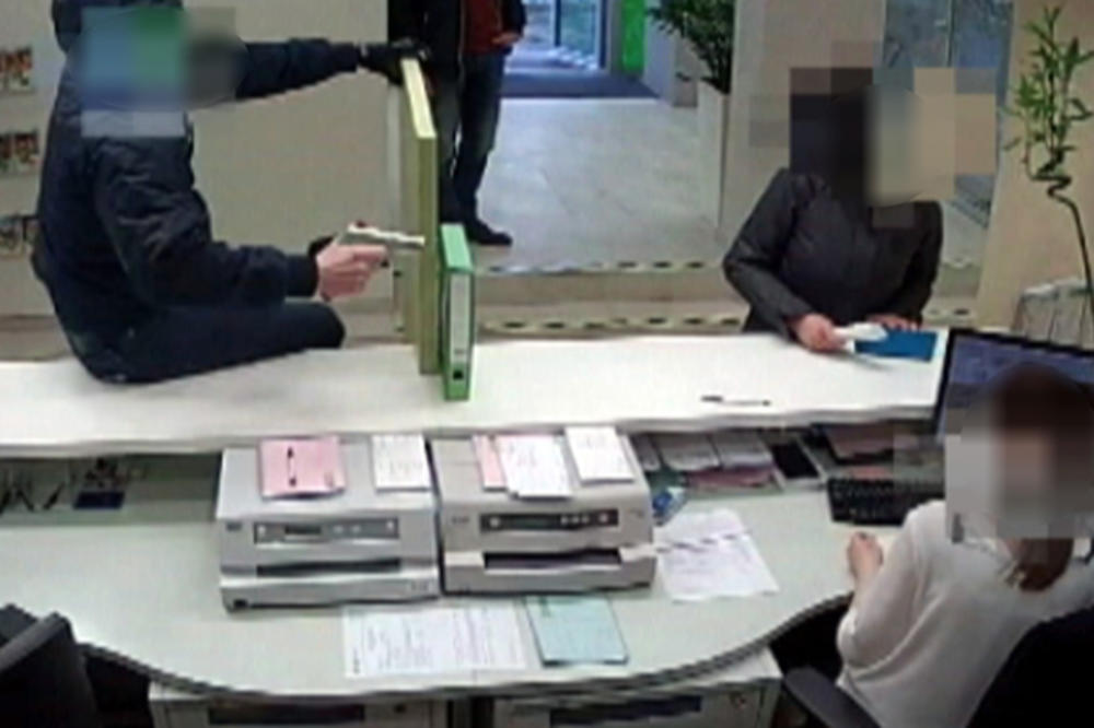 (VIDEO) DVA PUTA OPLJAČKAO ISTU BANKU: Uhapšen serijski razbojnik u akciji BG policije