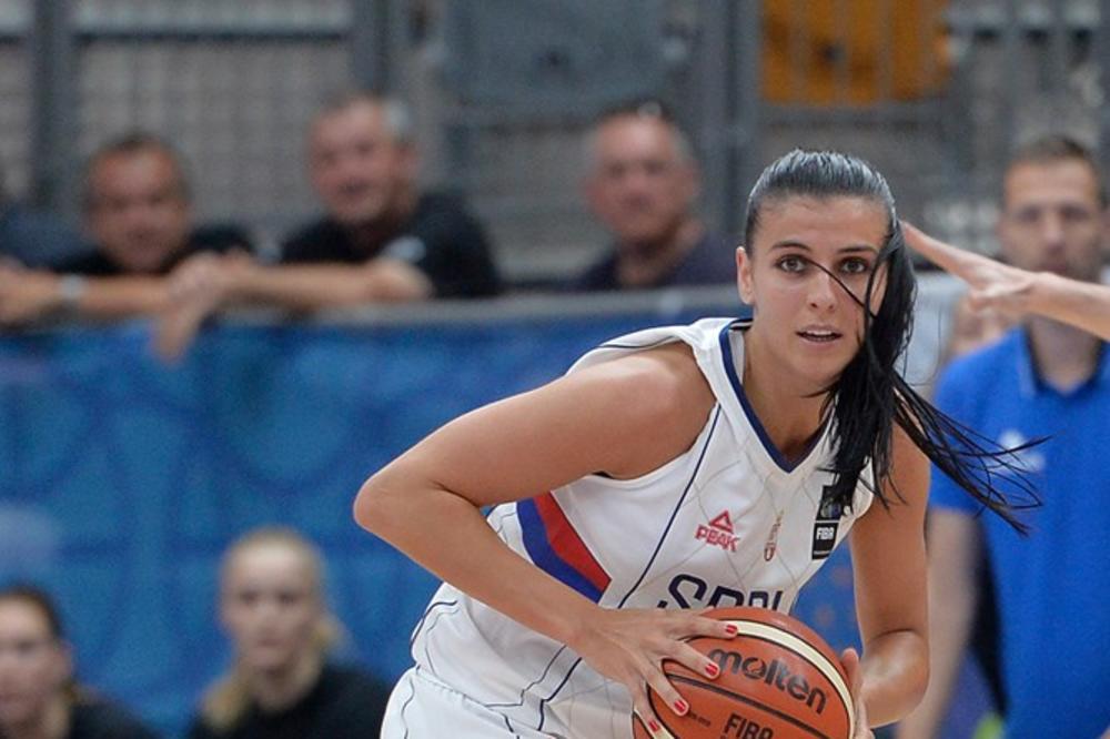 (VIDEO) ZAPEVALA I ANA DABOVIĆ: Evo kako srpska košarkašica peva hit Aleksandre Radović