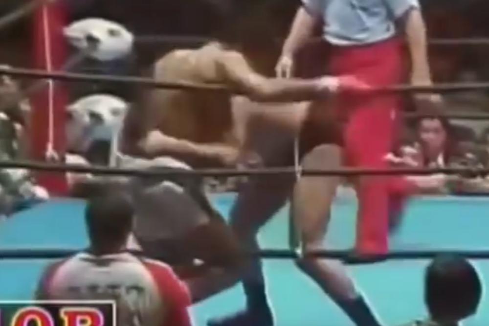 (VIDEO) SNIMAK KOJI SU SVI ZABORAVILI: Evo kako se Muhamed Ali snašao kao MMA borac