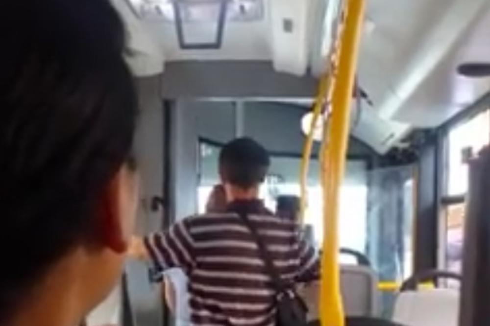 (VIDEO) DRAMA NA LINIJI 601: Vozač zarobio putnike u autobusu! Žena sa bebom se spasla!