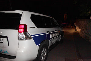 PUCNJAVA U NOVOM BEOGRADU: Ranjen u ulici Agostina Neta, pa hitno prevezen u bolnicu privatnim automobilom