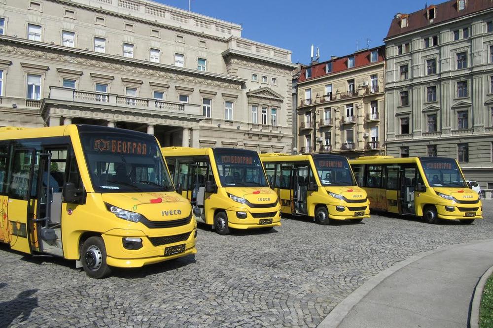 (FOTO) MALI I ŽUTI: Đaci iz Beograda dobili nove školske autobuse!