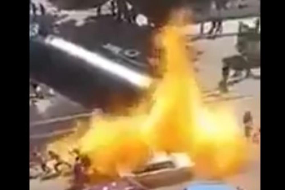 (UZNEMIRUJUĆI VIDEO) 157 LJUDI IZGORELO U HORORU U PAKISTANU: Pogledajte trenutak kad je cisterna s naftom eksplodirala!