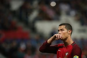 (FOTO) ŽELEO JE DA BUDE JUNAK: Ronaldo hteo da šutira poslednji penal, a sada je predmet sprdnje na internetu