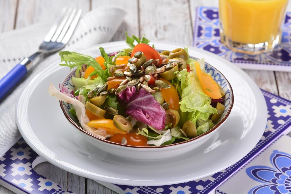 STESAJTE SE DO ODLASKA NA MORE: Detoks salata odličan je izbor kada želite zdravu večeru!