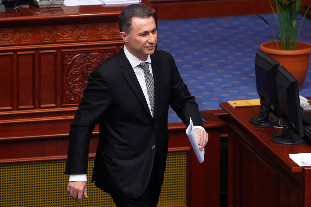 INCIDENT U SKOPLJU: Muškarac hteo suzavcem da isprska Gruevskog, policija ga uhapsila