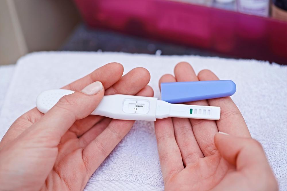 ODGOVOR NA PITANJE KOJE MUČI MNOGE: Da li žene mogu da zatrudne tokom menstruacije?