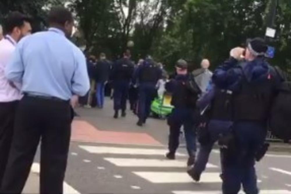 (VIDEO) HAOS U MANČESTERU: Zbog sumnjive torbe hitno evakuisan terminal na aerodromu