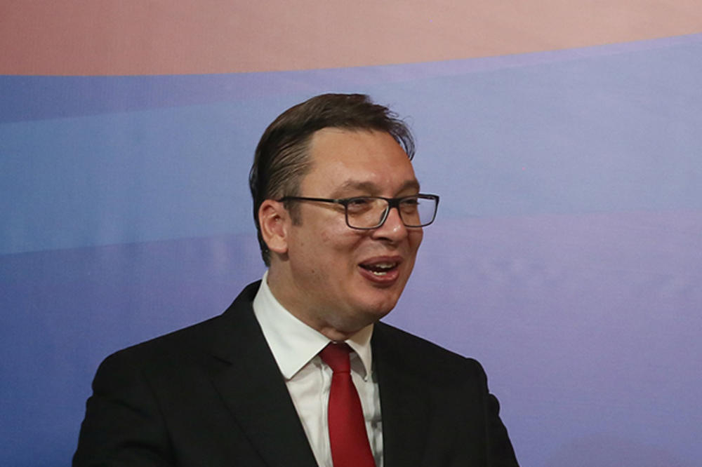 KAMPANJU PLAĆAO PARAMA GLADNIH RADNIKA I PENZIONERA: Vučić na izbornu kampanju spiskao oko 800 miliona dinara!