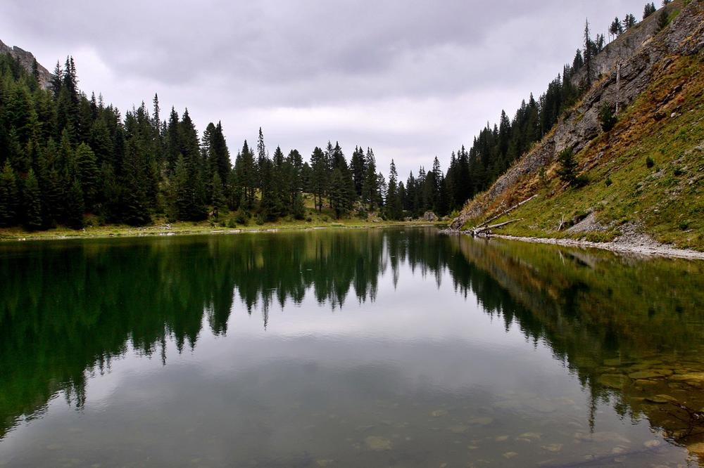 TRAGEDIJA U CRNOJ GORI: Mladić upao u Otilovićko jezero, ronioci u potrazi za telom