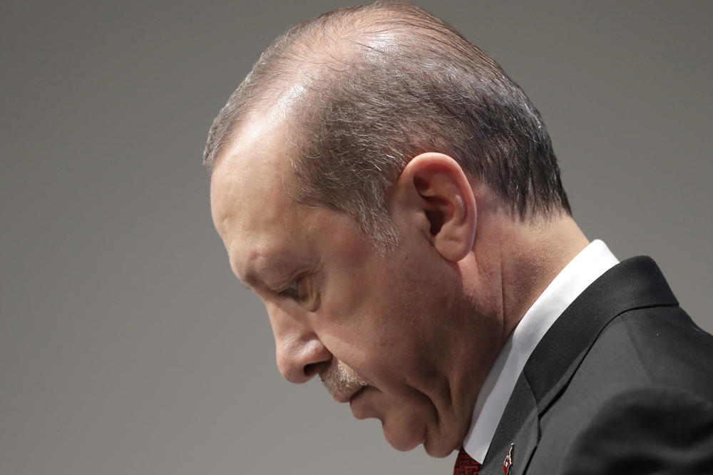 TURSKA I NEMAČKA U RATU ZBOG PESME! Erdogan: Ismeva me, zabranite je!