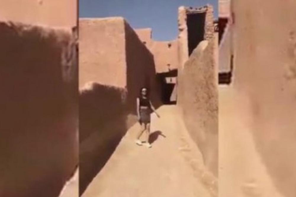 ŠOK U SAUDIJSKOJ ARABIJI: Devojka prošetala u miniću, izdat nalog za njeno hapšenje!