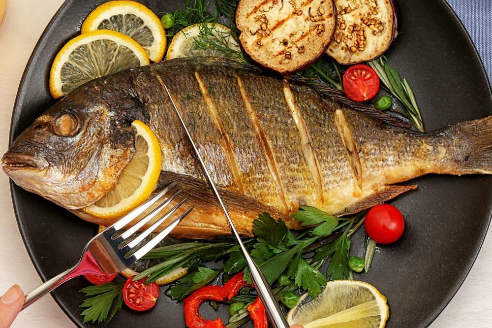 OVI ORGANI SU NAJUGROŽENIJI AKO NE JEDETE RIBU: Evo koliko često treba jesti ribu da budete zdravi