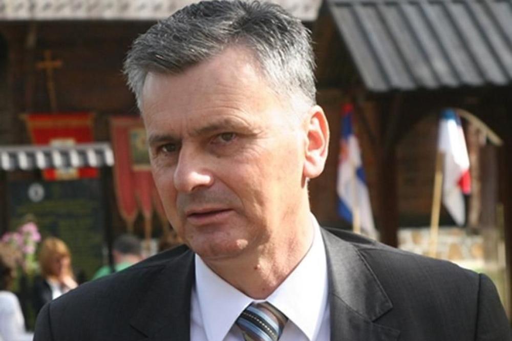 STAMATOVIĆ ODGOVORIO NAPREDNJACIMA: Ne dozvoljavam da me blati rulja koja se krije iza postera Aleksandra Vučića