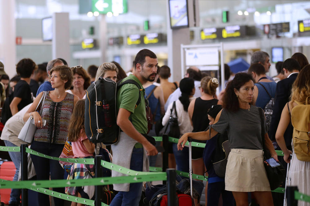 ŠPANIJI PRETI KOLAPS: Sindikati najavili 25 dana štrajka na aerodromima