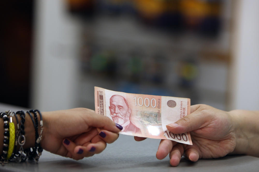 BORBA ZA SVAKI DINAR: Sindikalci traže 154 dinara po satu, poslodavci nude 140