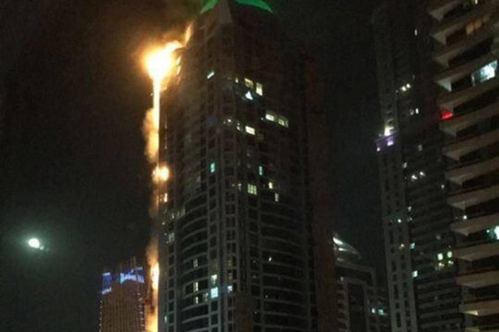 (VIDEO) VELIKI POŽAR U DUBAIJU: Vatra zahvatila jednu od najviših stambenih zgrada na svetu