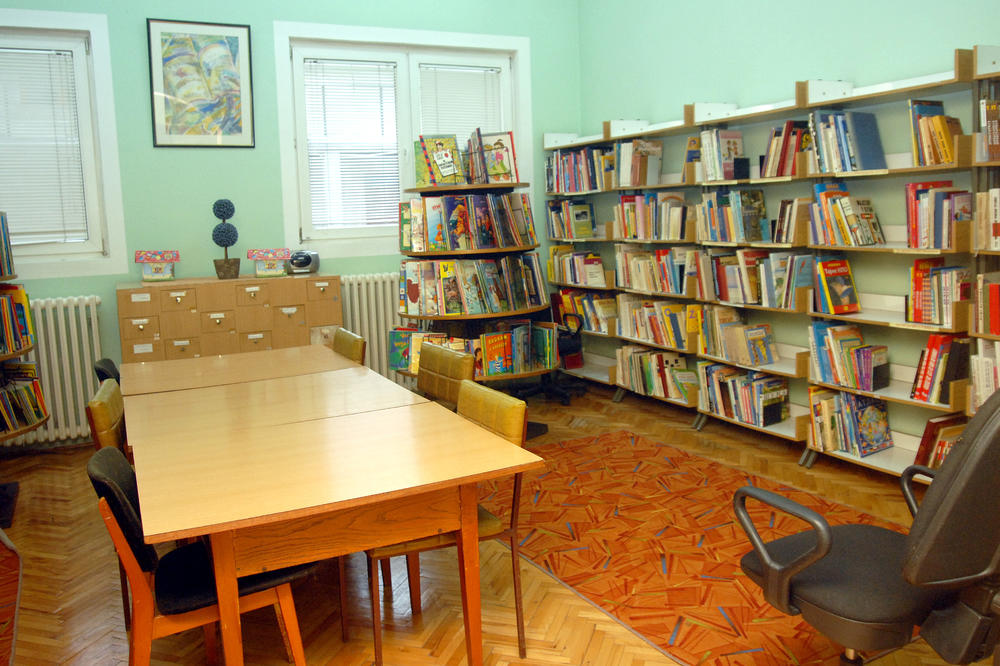 TU SE ZALJUBILI, TU SE I VENČALI: Par iz Novog Pazara rekao sudbonosno DA u biblioteci!