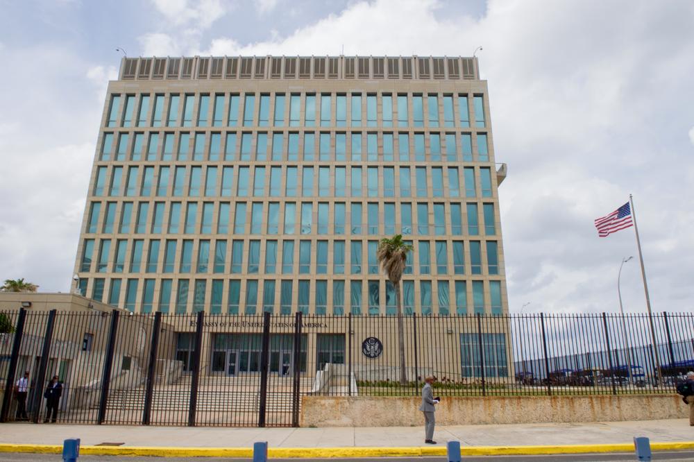DIPLOMATSKI RAT SAD I KUBE ZBOG MISTERIOZNE BOLESTI: Američke diplomate u Havani se naprasno razbolele, Vašington proterao dvoje službenika kubanske ambasade!
