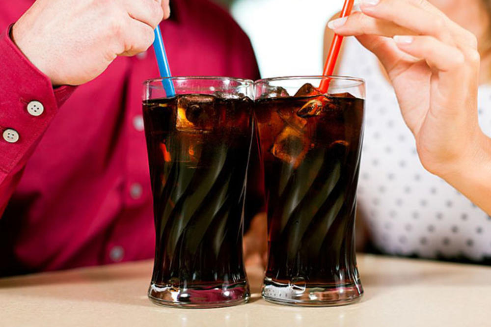 ČUDESNO OTKRIĆE ŠOKIRALO DOKTORE: Da li gazirana pića pomažu da smršate?