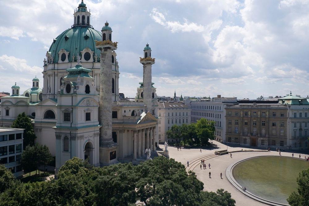 DOŠLI NA KRATKO, PA STVORILI PORODICE I OSTALI: U Beču otvorena izložba o istoriji gastarbajtera