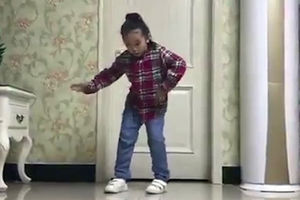 (VIDEO) ONA JE NOVI MAJKL DŽEKSON: Ima tek 8 godina, a pogledajte šta radi sa nogama