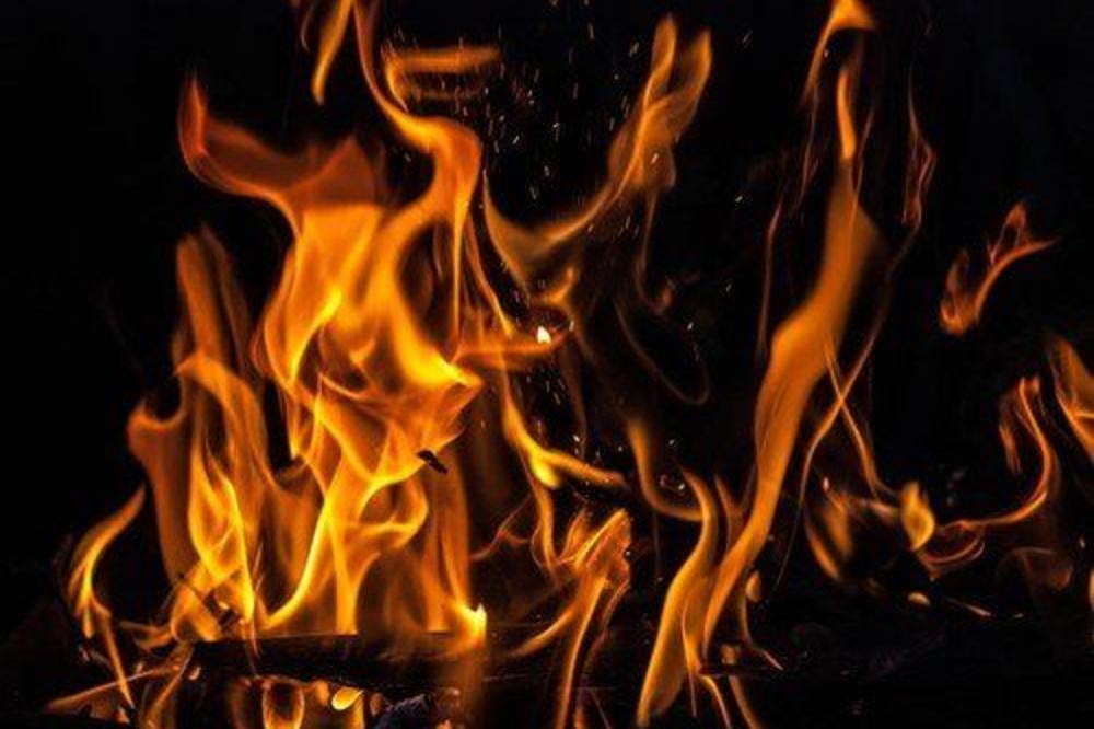 POŽAR KOD PROKUPLJA: Vatra zahvatila nekoliko kuća u selu Bublica