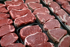 SRPSKA ŠNICLA KO DA JE OD ZLATA: Najskuplje meso u Evropi jedu Švajcarci, ali neke zemlje EU  jeftinije su od nas