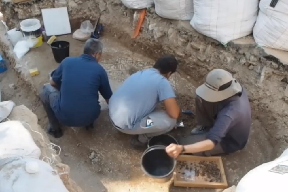 (VIDEO) NOVO OTKRIĆE U SVETOM GRADU: Arheolozi otkrili antički mozaik na mestu prvog hostela u Jerusalimu