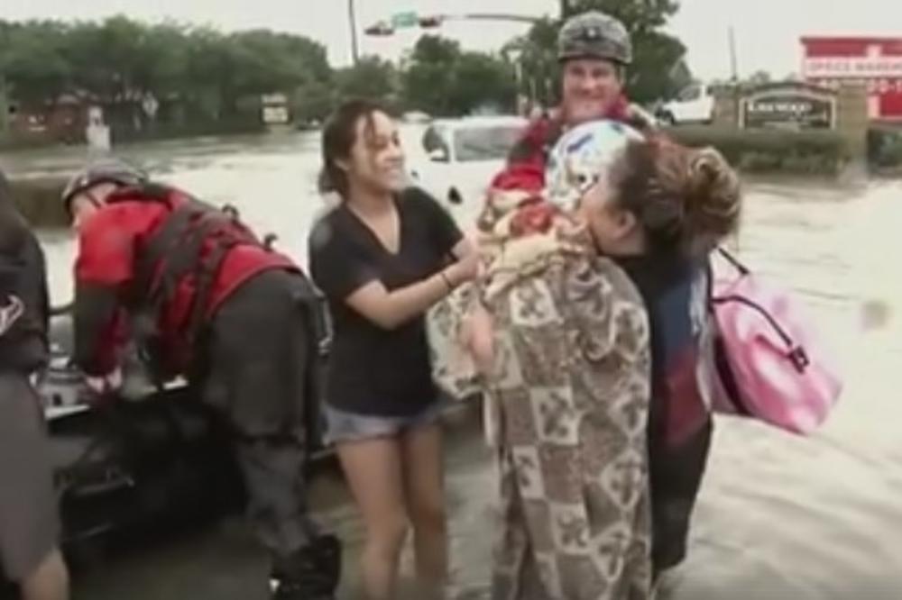 (VIDEO) POTRESNE SCENE IZ TEKSASA: Šestočlana porodica stradala u poplavama u Hjustonu!